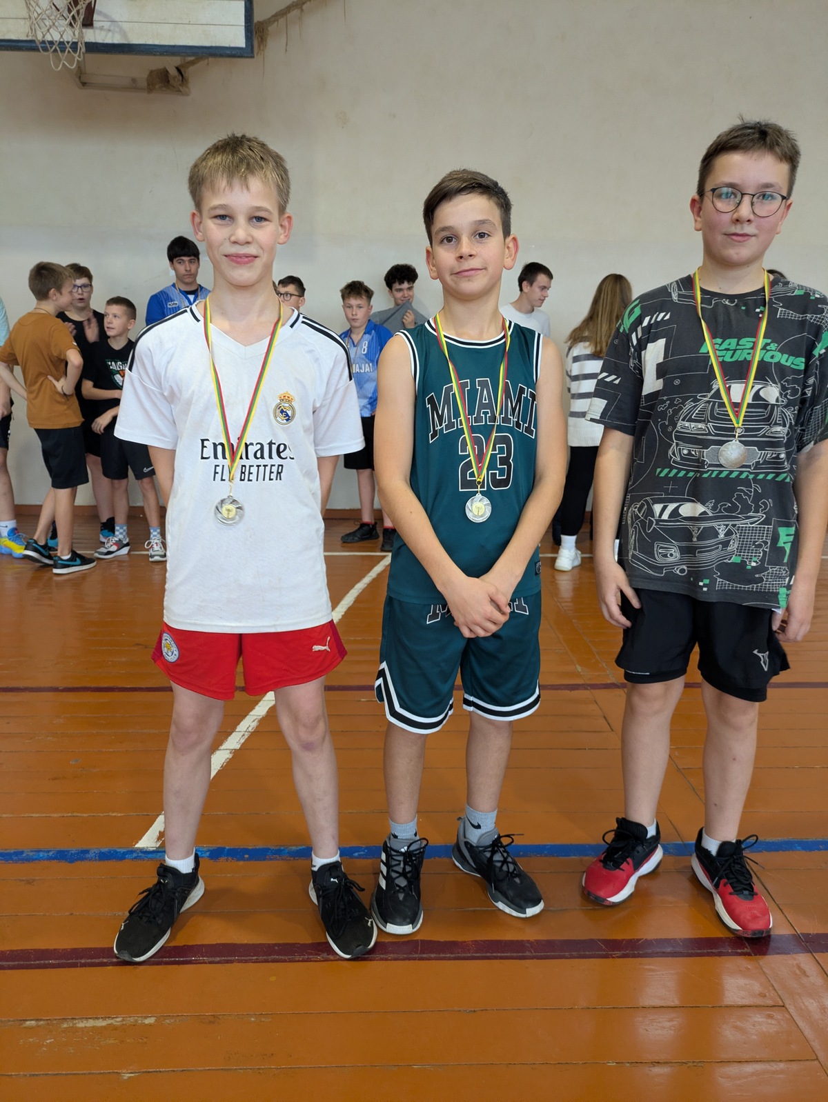 PXL 20251022 103844182-s