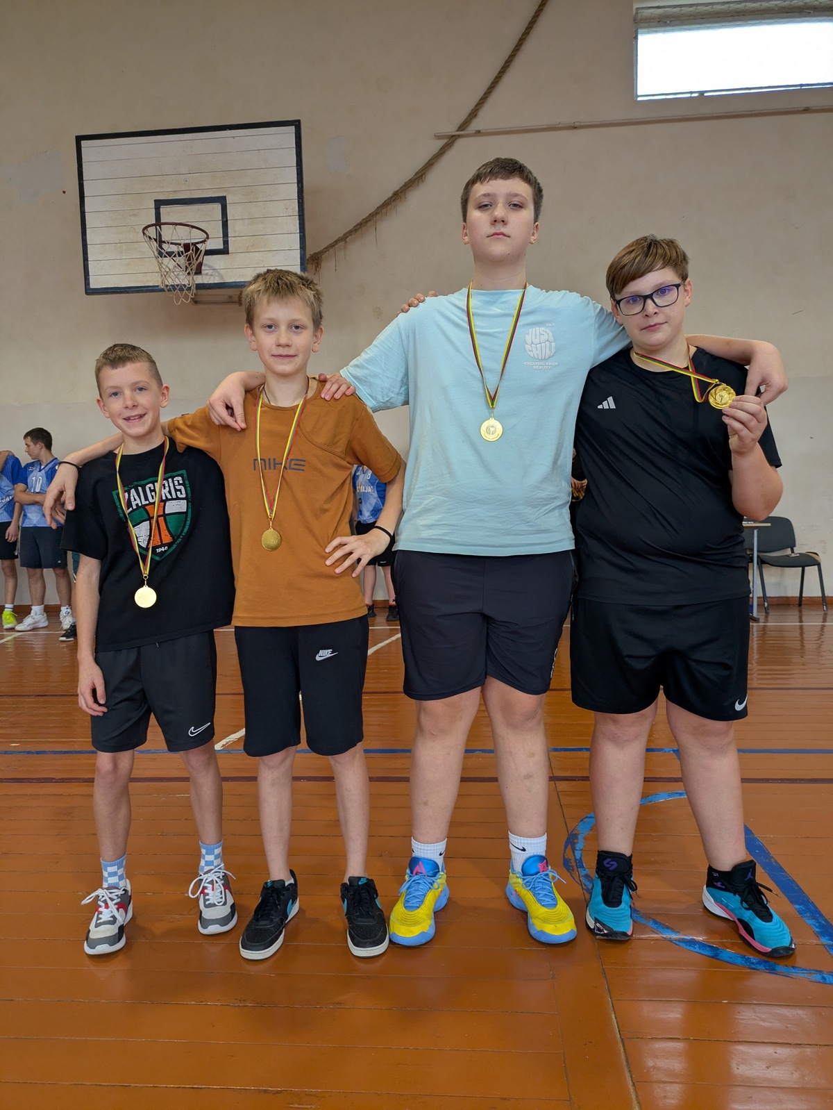 PXL 20251022 103929343-s