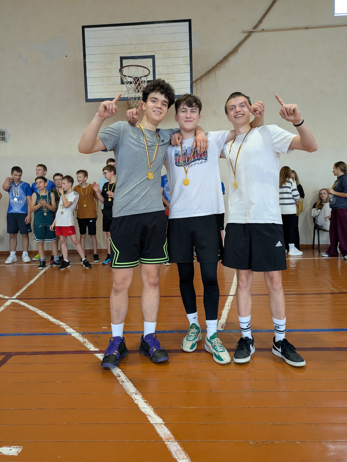 PXL 20251022 104119123-s