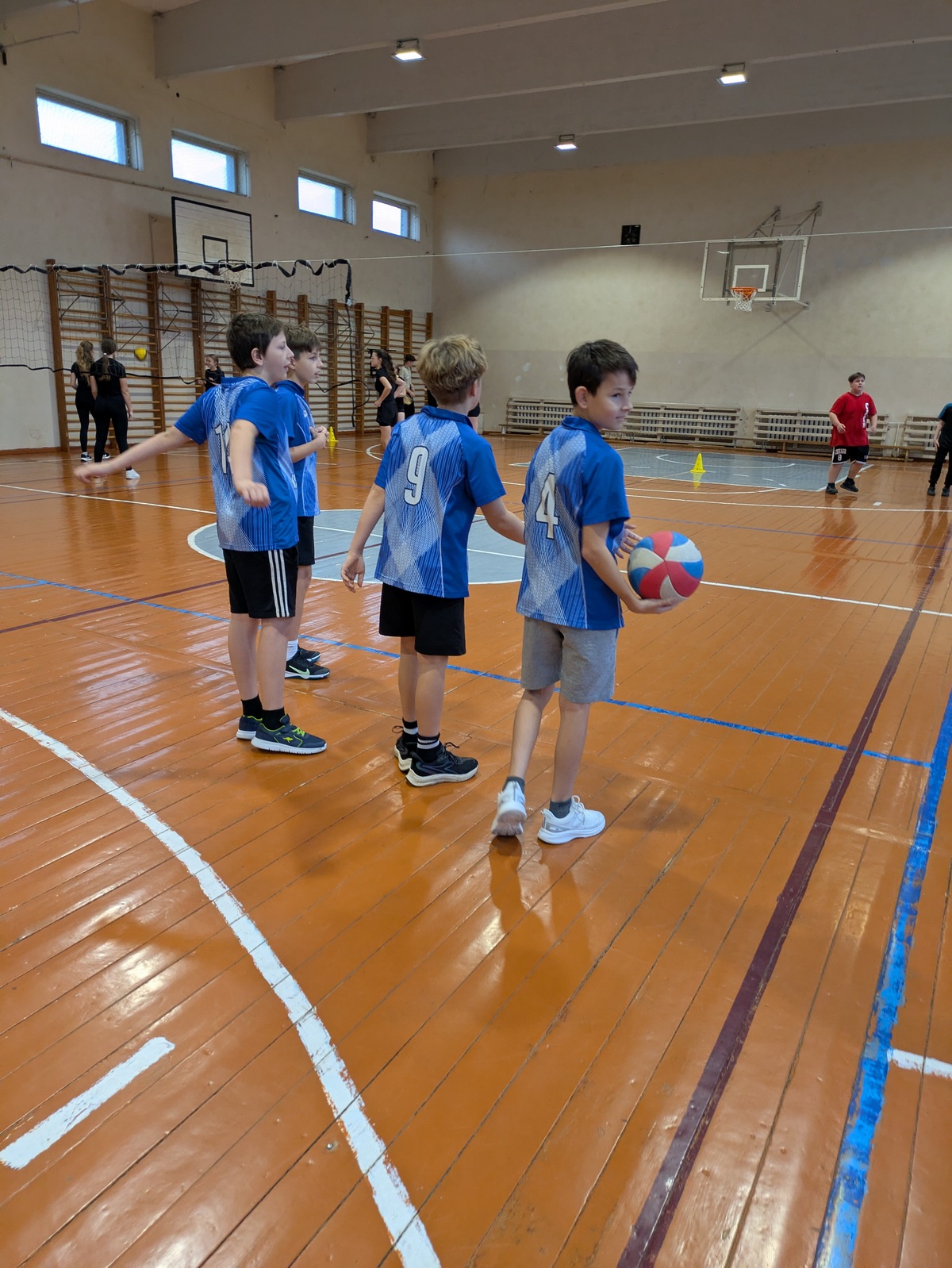 PXL 20251015 060730108-s