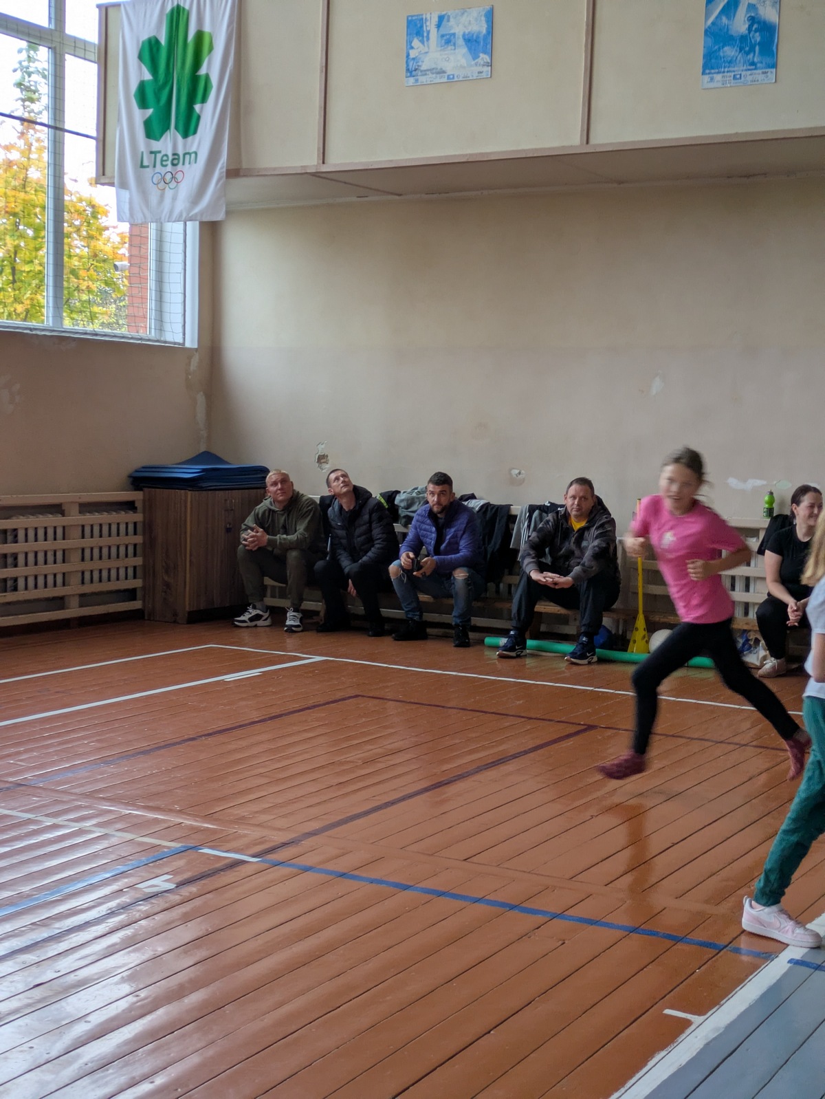 PXL 20251016 090318991-s