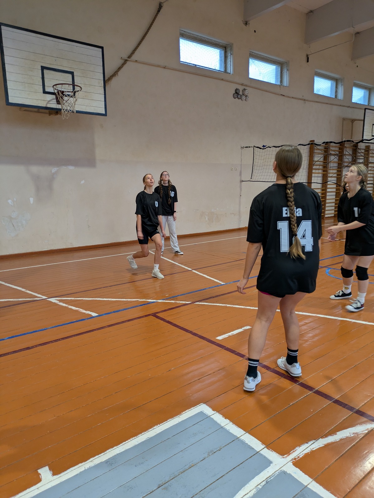 PXL 20251015 060645371-s